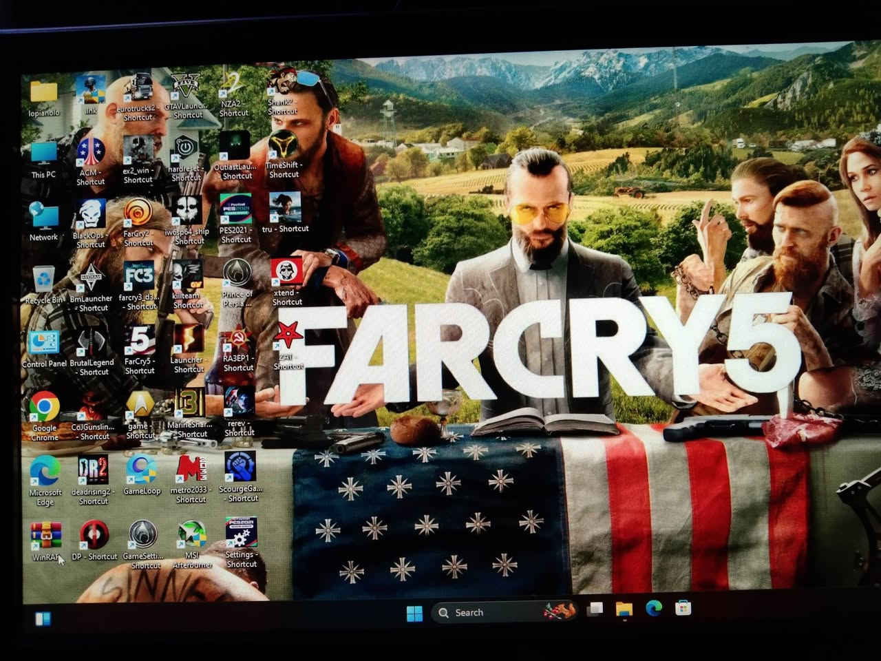 السلام عليكم 
حاسبة دسكتوب سستم انتل كور 5 جيل الثالث مستعملة نظيفة للبيع من شركة HP 6300
......
السعر 170 ألف دينار 
***********
عنوان بغداد زيونة 
البيع بضمان الفحص 
لا يتوفر توصيل 
.......
ملاحظة 
كيس فقط بدون أي ملحقات 
.......
المواصفات 
معالج انتل كور 5 جيل الثالث رقم المعالج 3470
كارد شاشة 4 كيكا جديد AMD R7 350 GDDR5 
هارد 128 كيكا للنظام والبرامج جديد SSD 
هارد 500 كيكا للالعاب HDD 
رام 16 كيكا جديد 8+8 تردد 1600 DDR3 
مذربورد جيل الثاني والثالث HP H61 DDR3 
مشغل اقراص ديفيدي DVD 
.......
الحاسبة تعمل على نظام وندوس 11 وتحتوي على أكثر من 30 لعبة طور القصة اوفلاين مع لعبة ببجي موبايل اونلاين 
......
مع جزيل الشكر لإدارة المجموعة
