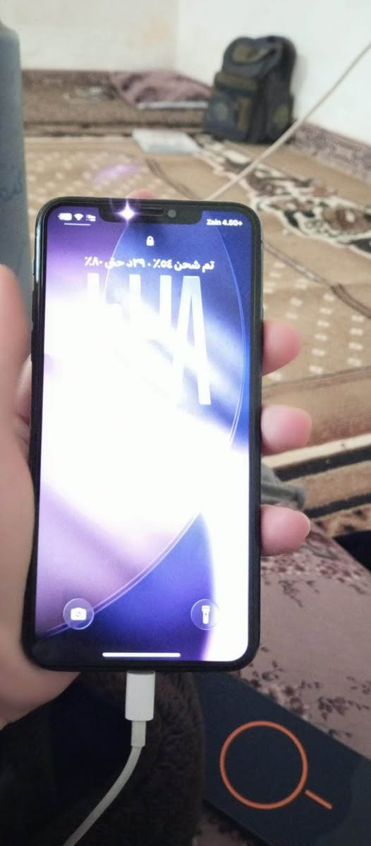 السلام عليكم 
ايفون ١١ بروماكس لون زيتوني الجهاز فول نضافه كامرات صوت شاشه فول مفول دبل سيمكارت يعني خطين  بس مبدل بطاريه اصليه شاشه بلاديه مامبدله بطاريه ١٠٠ انساه بالشحن ابد ميصرف جهاز مال جنيه سعره ٣٥٠ وبي مجال ويرهم مراوس ب سامسونك مكاني الحويجة ومتواجد ب كركوك هم  *********** الحويقة, كركوك
