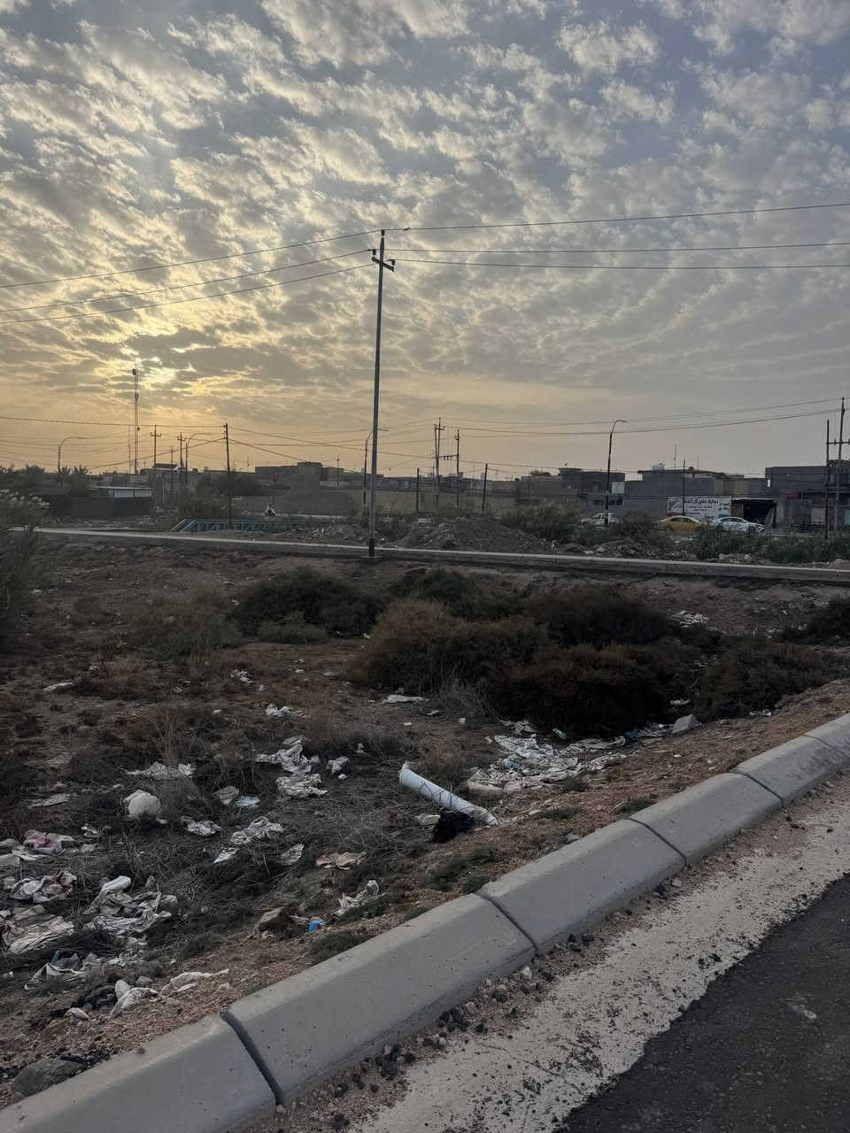 توجد قطعة في الرميثة بستان عليوي، للبيع مساحتها ٢٠٠ متر ، وجهة ١٣.٥ ونزال ١٥ ، الشارع الأخير قرب المولده ، مقابل حي المهندسين موقعها كلش مرتب 
للاستفسار ***********
