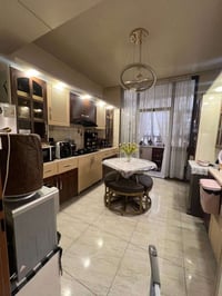 شقة للبيع / شارع حيفا المساحة 160م 3 غرف نوم  2 حمام 2 صالة مخزن بالكو...