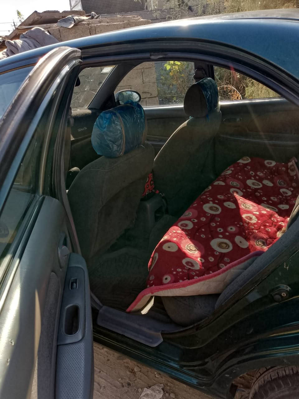 السلام عليكم سوناتا موديل 2000 بسمي رقم نكلزي مشروع وطني  نقص تبريد الغاز مكينة خيط بخار فقط الباقي كلة شغالة مابيهة نقص مكاني بغداد /// السعر 48.  ***********
