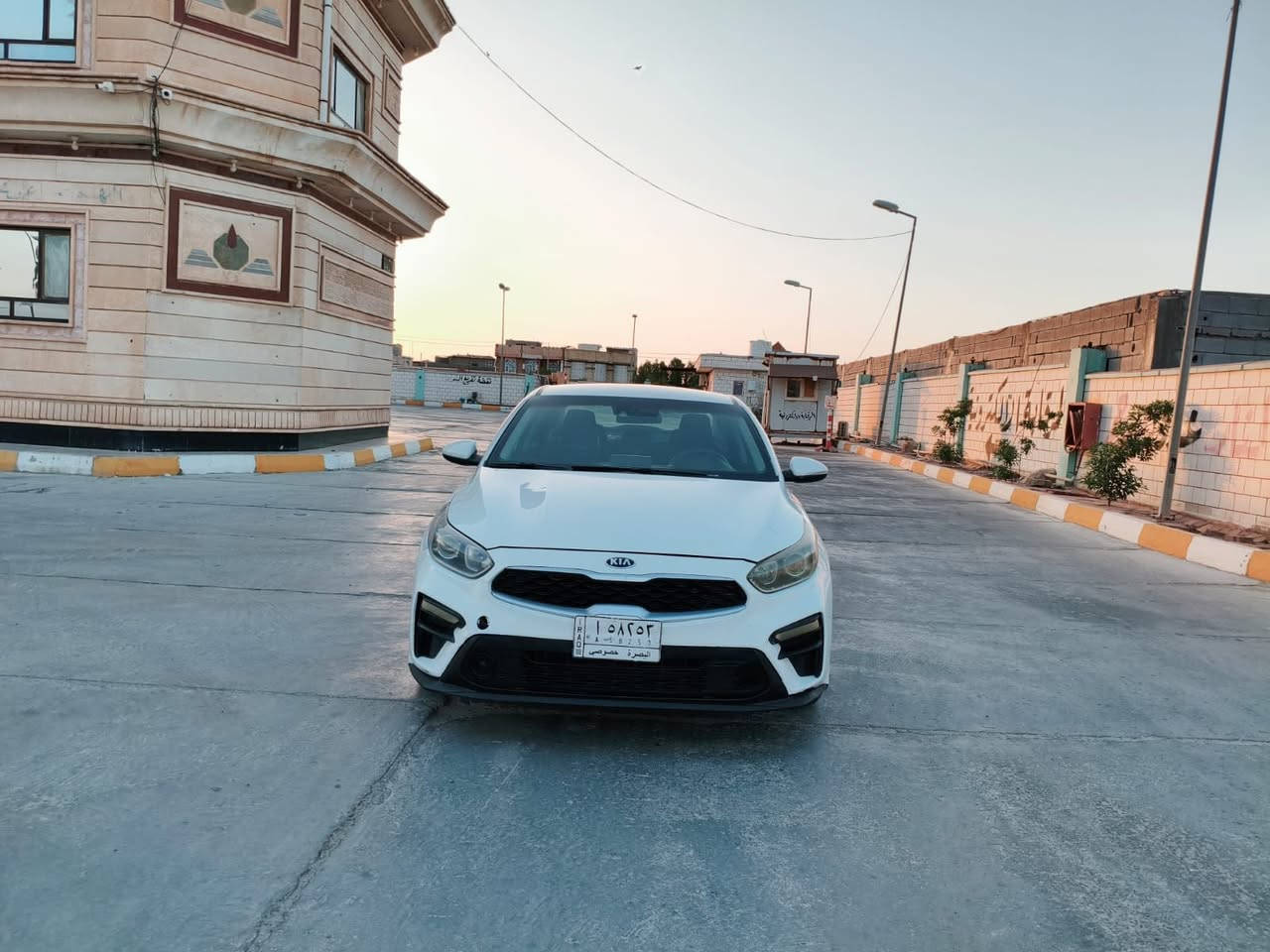 فورتي وارد امريكي بيهه تبديل مدكر امامي وبنيد رقم بصرة محرك ٢٠٠٠ دوش سياره جديده وجاهزه من كلشي مابيهه اي نقص محرك وكير وحداده وتبريد شرط الفحص سعر ٢٠٥ عنوان بصرة هاتف 📱 *********** مديل ٢١
