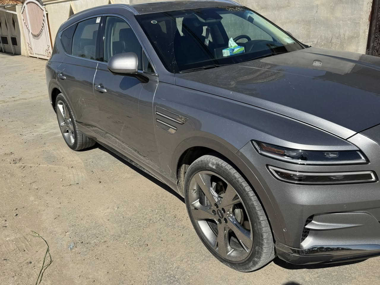 السلام عليكم 
جينيسس GV80 /2024
وارد امريكي 
حادث خلفي مبدل بيها دعاميه فقط نفس اللون السياره مابيها ولا قطرة صبغ بيها   ( بدون ايرباك )
السياره فول مواصفات 1/1 
ماشيه السياره حالياً 15000 ميل 
السياره داخله على كتاب الشهداء الشهيد ابن خالي والسياره بأسم خالي رقم بابل 
السياره بلاديه كل نقص مابيها 
دخول جديد 
العنوان بابل المسيب حي المعلمين 
السعر خاص فقط 
الاتصال واتساب 
*********** سجاد
