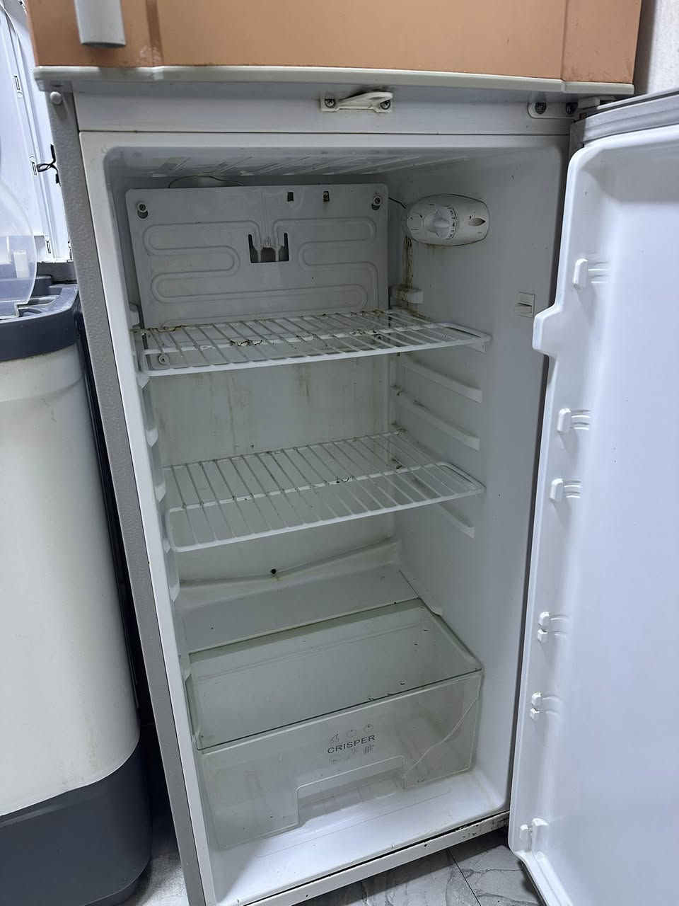 ثلاجه البيع شراي خابر جديده ستخدام قليل مكان بصرة الطويسة ***********
