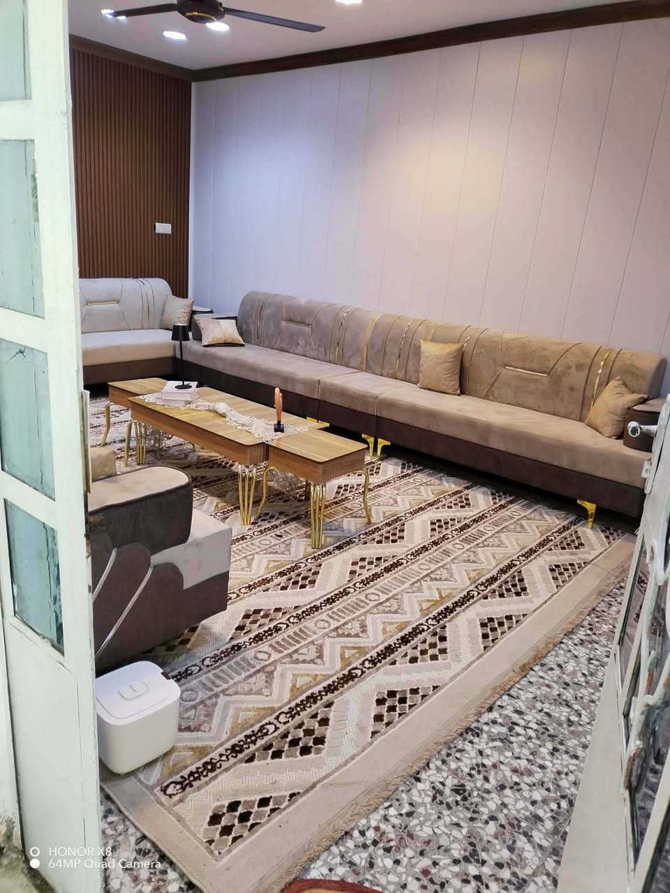 بيت للبيع طابو صرف زراعي سند 25 المساحة 120م العنوان الحمزة الغربي شارع علي قماره قرب حسينية أنيس النفوس يوجد فيه غرفة نوم ومطبخ وصاله واستقبال وصحيات خارجية كراج سياره البناء طابوك وبلوك السطح عكاده البيت مرمم جديد السعر 53وبيه مجال بسيط الاستفسار الاتصال على الرقم ***********
