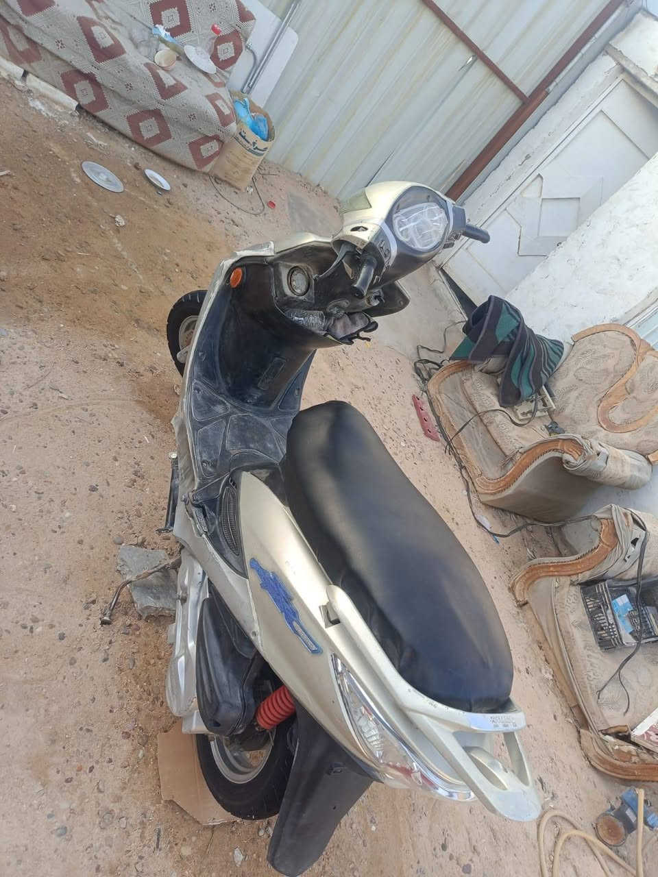 دراجه للبيع مكانه النجف مكلفه السعر 300 وبيه مجال للشراي  بالنشر الاكثر استفسار اتصال عل رقم ***********
