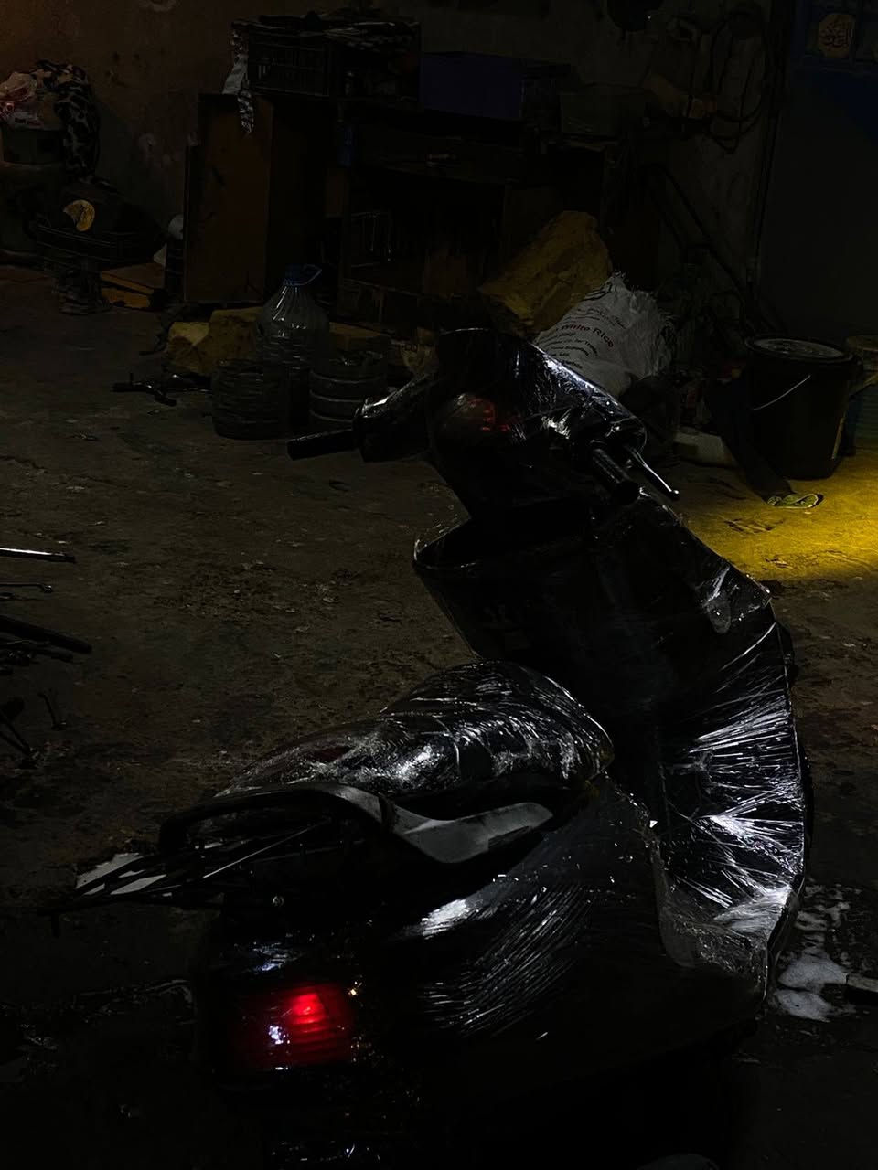 السلام عليكم فراشه للبيع مكينه بلاد مامفتوحه كامله من كلشي سلف هندر كهربائيات كلشي شغال سعره550 وبيه مجال تواصل *********** مكاني بصره قبله حي الجامعه
