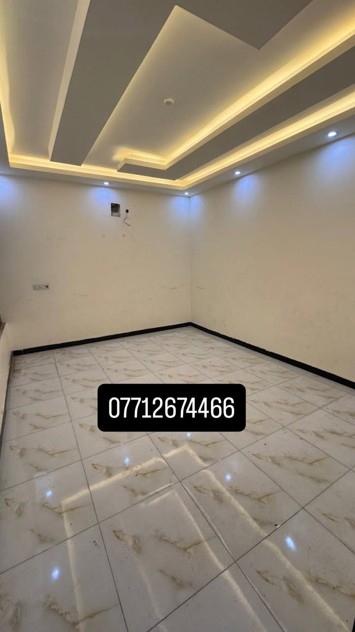 للايجارفي منطقة السيدية

دار مساحة 90 متر

يحتوي على ثلاث طوابق

اربع غرف نوم وصاله ومطبخ 

وخدمات صحية عدد (2)

يسلم الدار مصبوغ وكامل بدون اي نقص 🏡

ايجاره مليون و300 بي مجال بسيط

للاستفسار

***********
