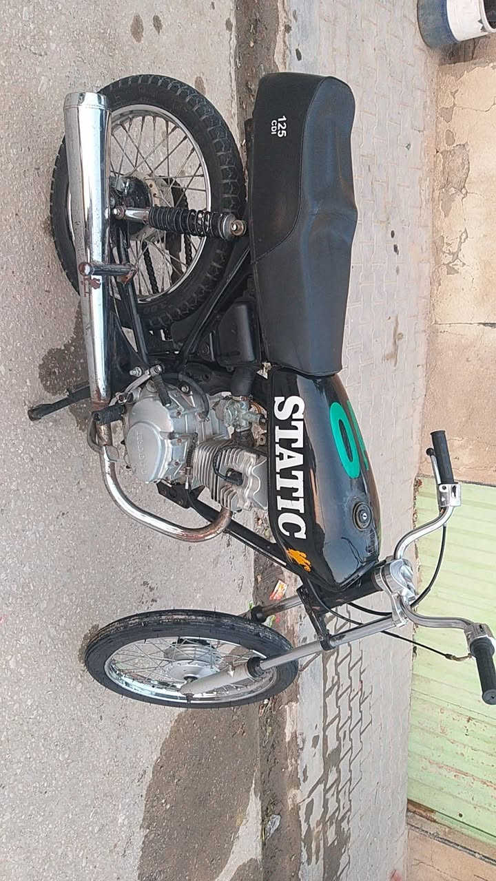 كلك للبيع دراجه حلوه ونضيفه شوفت عينك سعر 300قفل لحد يطب ويكلي دزلي صوره تأكد من منشور وطب  مكان عسكري كبل نجف رقمي ***********
