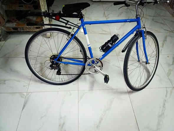 السلام عليكم للبيع بايسكل
c700 
7 نمر خلفي 1 امامي 
بريكات كير شغالات ما بيهم اي خلل
تايرات شركة بلادي
كامل من كلشي 
نضافة 90 
مكاني بابل 
سعر /75
*********** واتساب
