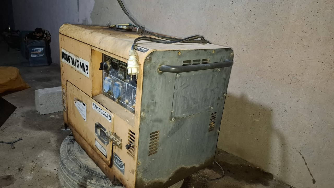 سلام عليكم مولد كامه كاز للبيع نظافه ٨٠%السعر ٧٠٠وبيها مجال ***********
