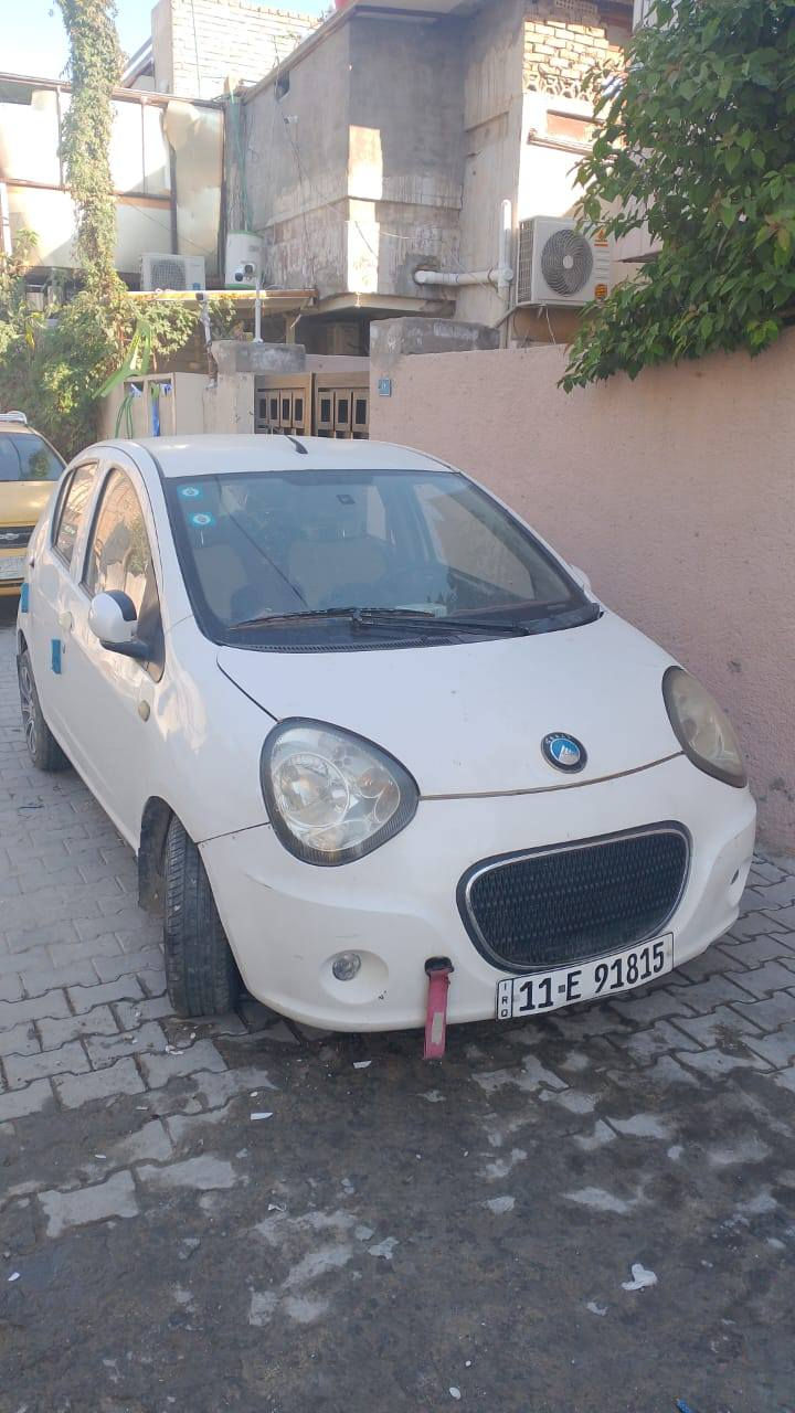 السلام عليكم جيلي باندا  للبيع 
محرك كير بلاد مال شركة 
تبريد شغال 
كهربائيات شغالة شاشة و كامرة 
السيارة رقم بغداد مشروع وطني بأسمي
السعر 58 وبيها مجال حك الجية 
العنوان بغداد الوشاش
للتواصل ***********
