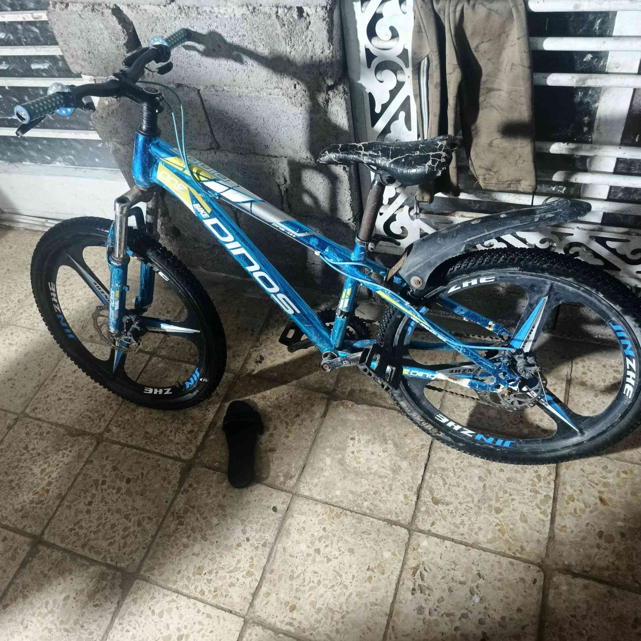 سلام عليكم عدي هاذه الباسكل البيع رايده بخمسين بي مجال ٥٠  ***********
