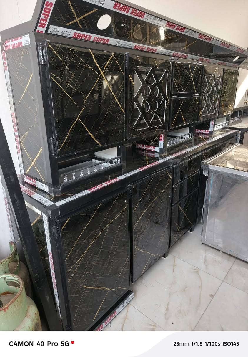 وصلتنا وجبه كاونترات المنيوم جديد مو مستخدم توصيل وشد موجود ***********مترين ونص و٣ متار
