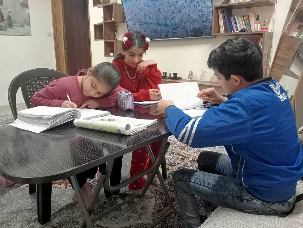 بمناسبة قرب امتحانات الشهر الثاني ونهاية السنه
ولكي يتم تحسين مستوى تلاميذنا الاعزاء 
يتم استقبال طلاب الابتدائيه و المتوسطه 
تدريس متفوقين وكوادر متخصصه
متابعه 
اعاده من الأساس والدروس الماضيه
امتحانات مع شرح كل درس جديد 
سارعوا بالحجز 
B2
التواصل خاص او واتس اب ***********
