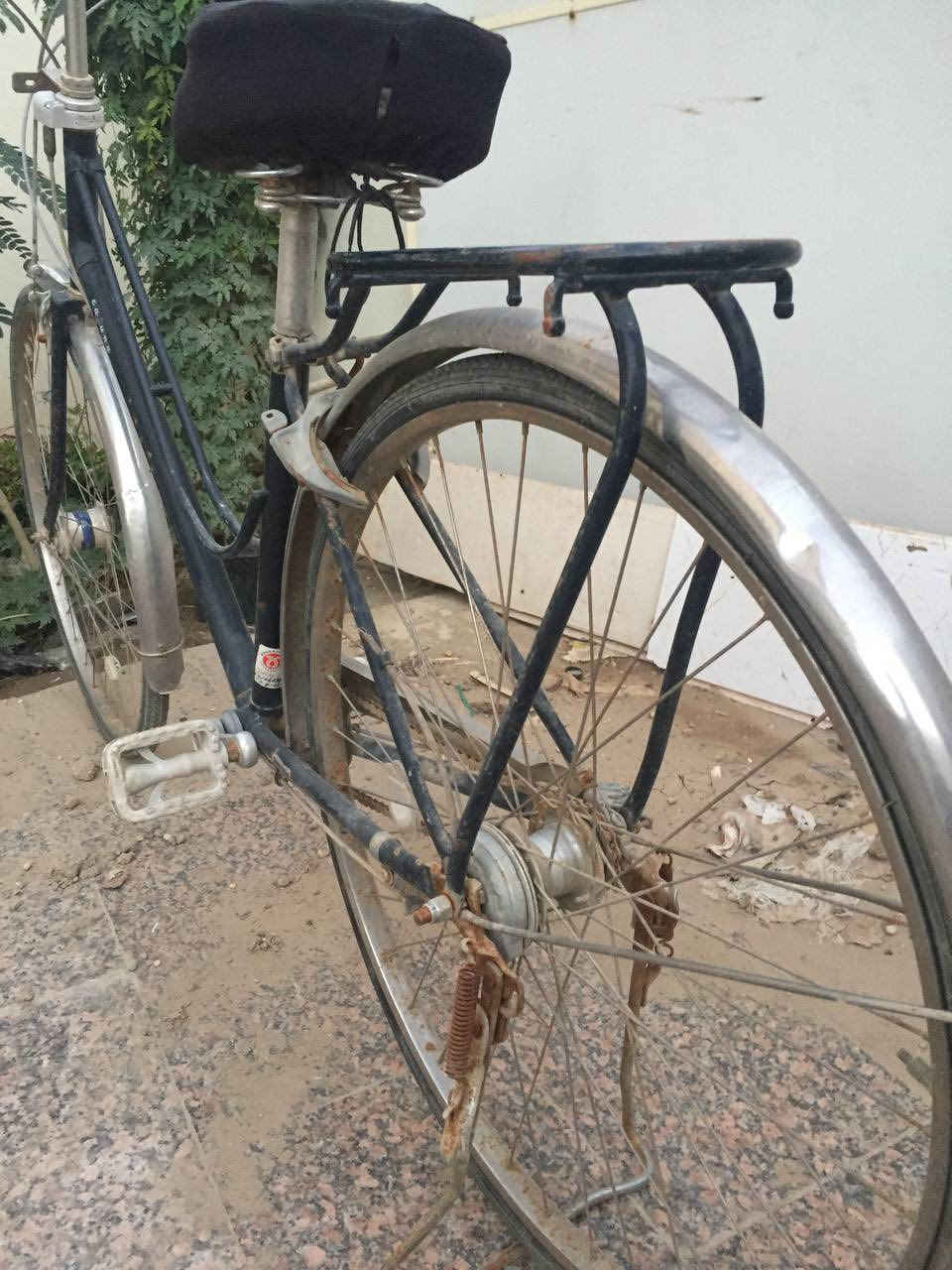 بايسكل للبيع السعر ٨٥ وبيه مجال +الرقم للتواص ***********
