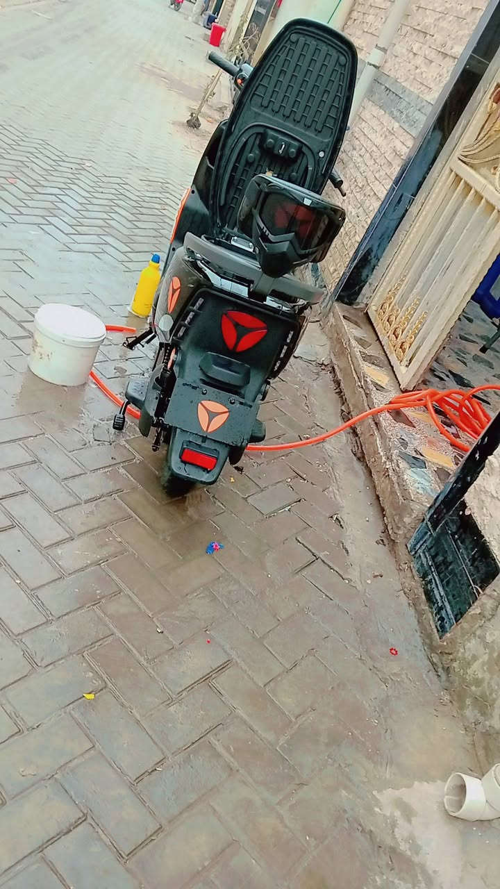 سلام عليكم  شباب دراجة شحن  البيع  ماصالي شهر من مشتريهة خمس بطاريات دراجة جديدة  اسم الدراجة جيتي  30السعر مليون ونص  ***********
