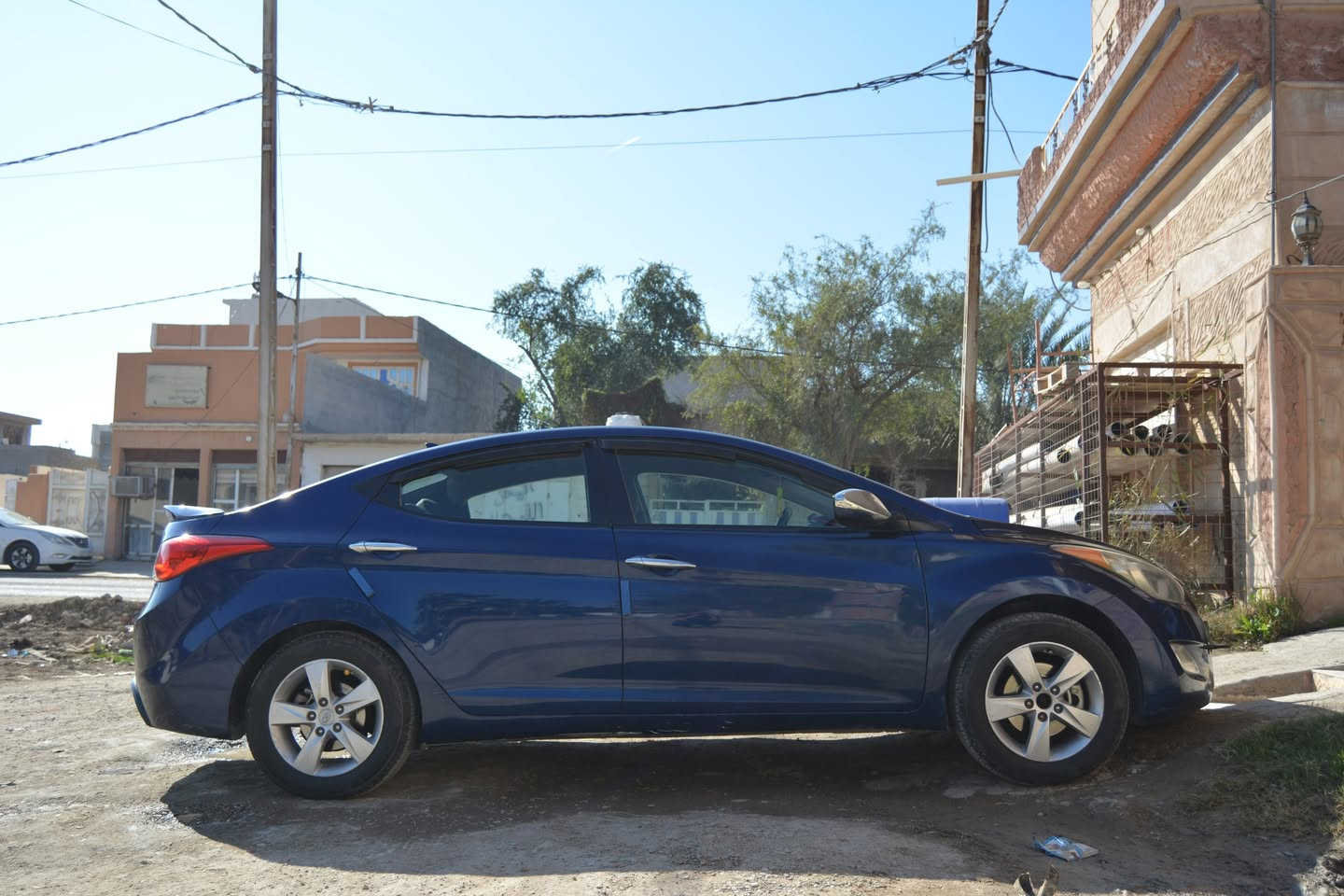 السلام عليكم 

النترا 2013 امريكي

باسمي رقم بغداد 

السيارة لمتد 

محرك 1800 دوش شادة قبل 10 اشهر

فتحة 

تدفئة كشنات 

ويل كب

 اشاير مري 

السيارة ماشية 200 الف ميل 

سونارها وحادث أمريكا بالصور 

صبغ حزام عدى الجنطة والبنيد ابيع حزام 

بدون دواخل بدون شواصي 

بجم كبس السيارة 

السيارة  تبريد وتدفئة 

 حدادية امامي حلفي 80 بالمية

بيها طخه معدلة بارد وكلير موضحه بالصور

مكان السيارة ديالى المنصورية دلي عباس

السعر 95$ قابل للتفاوض

للتواصل واتساب ***********
