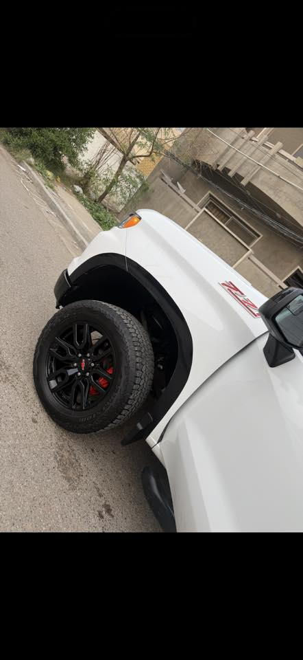 سلفادورZ71 موديل 2024 ماشيه 8 الاف كيلو حادثة جاملة امامي وجامغ خلف باررد راجع بدون ايربك بدون دواخل تضليل 80‎%‎ سنوية مدة سنة سعر 35 الف $
***********
