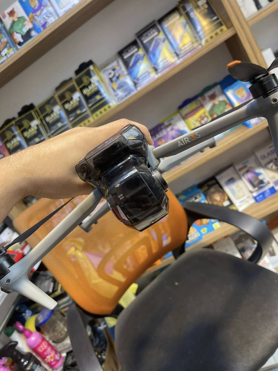 Dji air 3s
كومبو فول 
3بطاريات مع الشاحنة 
جنطة مالته الابلادية 
عدسات فلاتر ND
جوستك RC2
ريش جدد
*********** 
العنوان البصرة / القبلة
