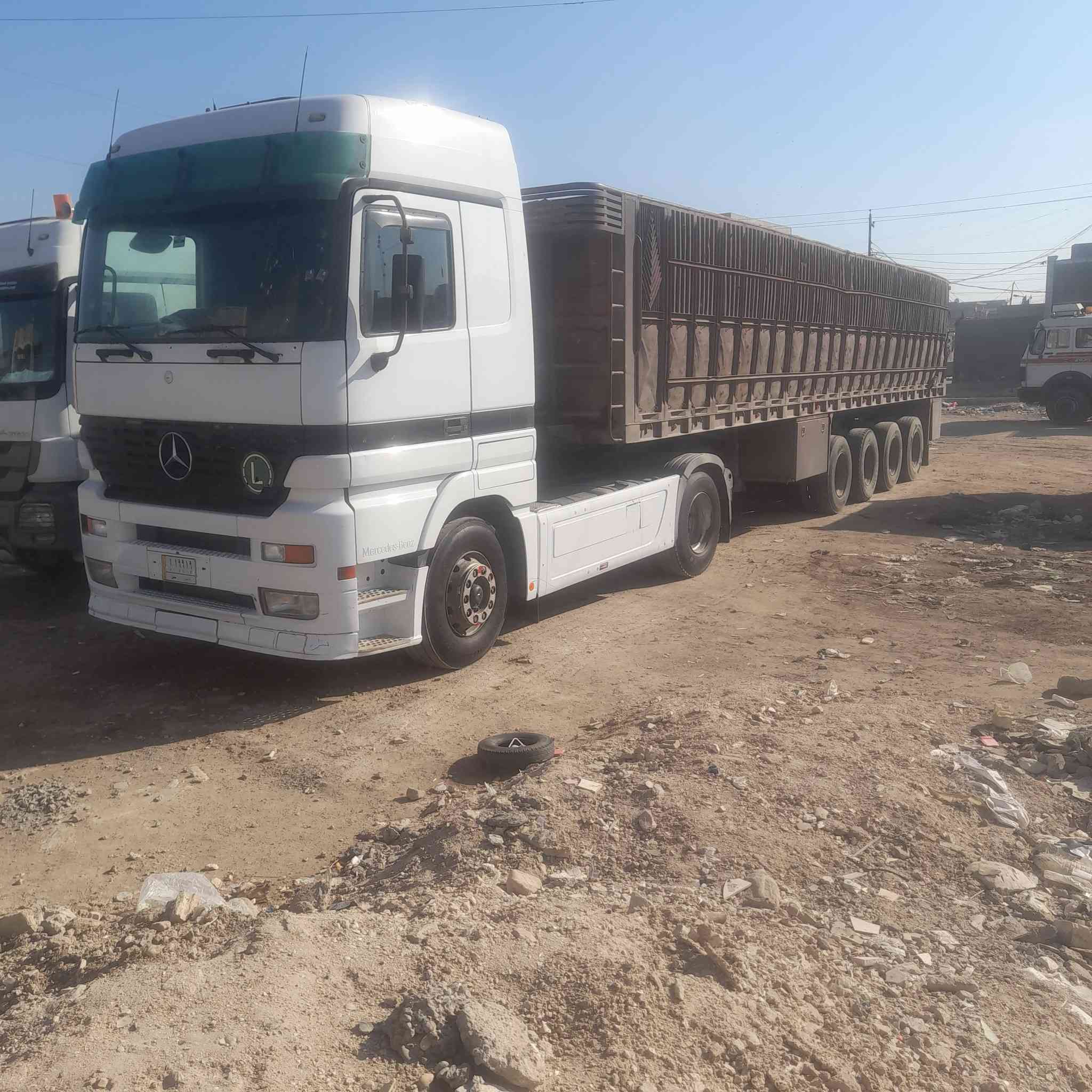 سلام عليكم اكتروز مديل ٢٠٠٣ جهزه تخم تاير راس اوعربانه رقم ***********
