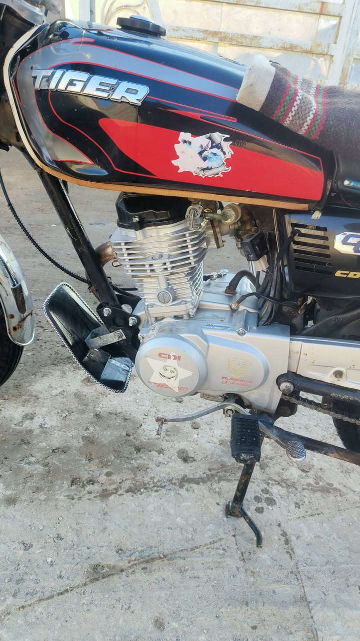 السلام عليكم تايكر واحد وعشرين دراجه كهربائيات شغاله مفتوحه بس والفات ومره وحده غيره ماكو وبيدي فتحته. خير من الله من سرعه فصله لي يعجبك دك ولفات صفر واحد بيه لسعر 450 ولشراي بي خير ودلل جماعت ل 350شوف وطلع اوراق اصولي مكاني حله جبله ***********
