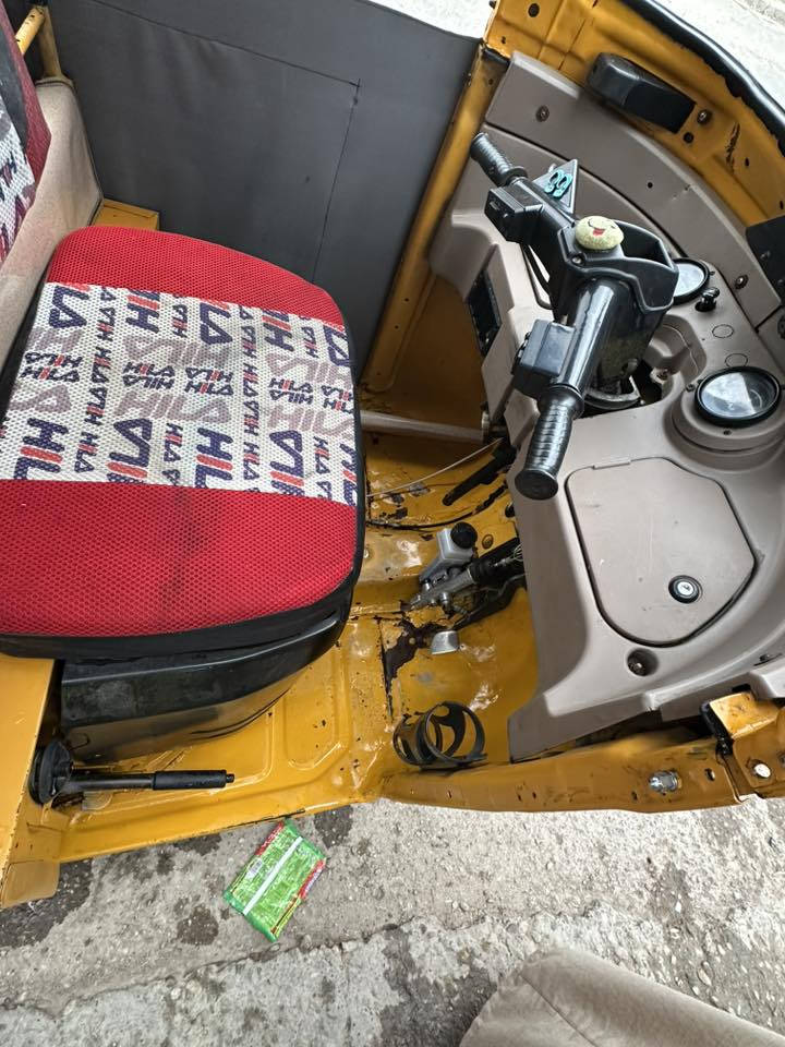 السلام عليكم تكتك 19 شهر 12

رقم بغداد بسمي وبيها بعض التلحيضات مابيع إذا مو عقد مروري مكاني الشعب غير متواجد ع الفيس الاستفسار *********** 

سعر 5750 بيها مجال حك الجيه
