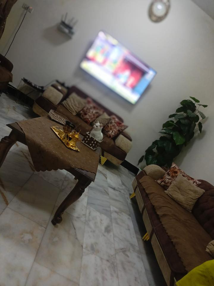 سلام عليكم بيت للبيع في حي القدس المساحة 130 متر حديقه خارجيه.صحيات عدد3خارحيه .وبالطالق الاول وبالطابق الثاني. واساله صغيره مخزن فوك بالطابق الثالث للاستفسار رقم الهاتف ***********واتس
