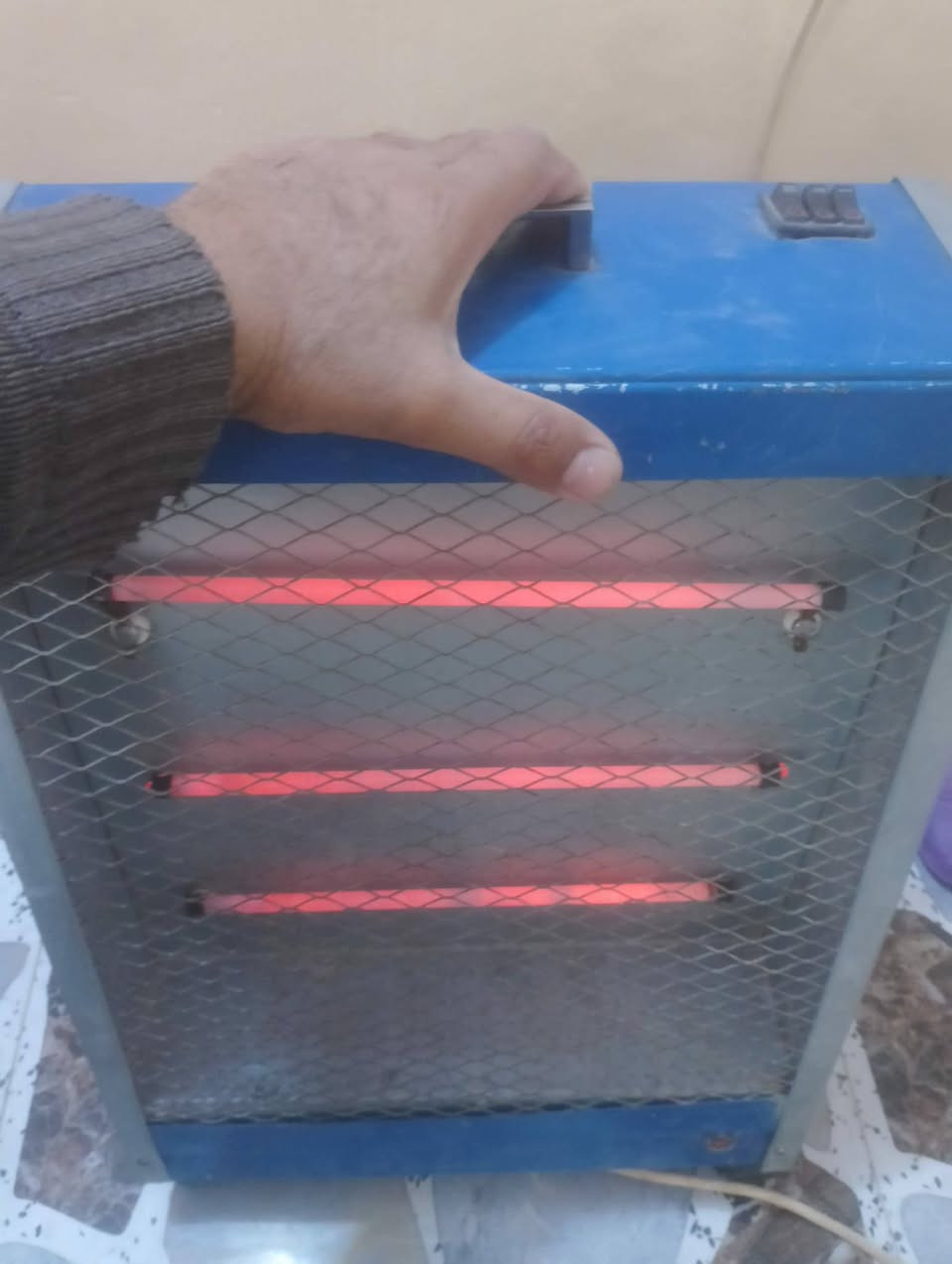 صوبات كهربائيّة البيع شرط وفرشات ومجمد البيع اتصل ***********
