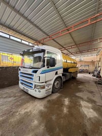 سيارة للبيع سيارة سكانيا موديل ٢٠٠٦تخم تاير جديد صدر جديد كير ومحرك وا...