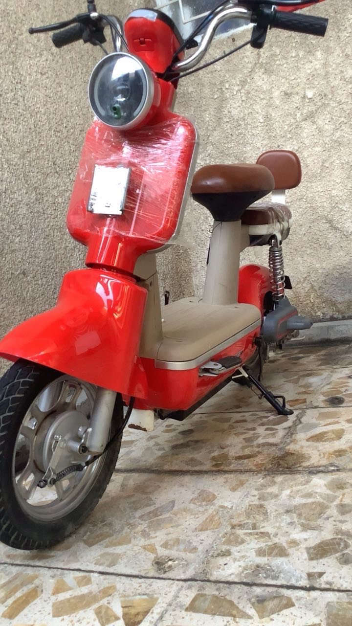 سلام عليكم دراجه للبيع شحن مكان الدوره المعلمين قرب السقيفه 
الدراجه بعدها زيرو 
الدراجه بطاريات أربعه ليثيوم ضد المآي 
أربع سرع 
سرعه 60حقيقي 
تمشي 35كيلو وأكثر 
السعر 285وبيها مجال بسيط 
الرقم الهاتف 👇🏻
***********
