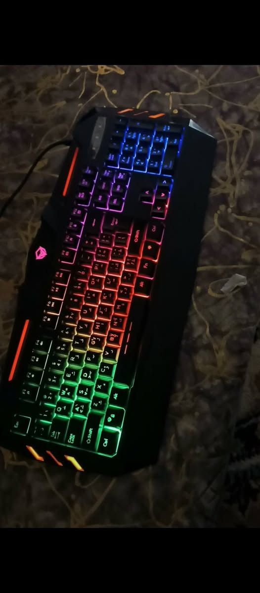 📌 للبيع: كيبورد ماركه E-YOOSO 
📍المواصفات 
. كيبورد سلكي (USB) 
. اضاءة (RGB) متعددة الألوان
. حروف عربي + انكليزي 
. حجم كامل(Full Size) مع لوحه ارقام 
. مناسب للألعاب والعمل ودراسه 
📍حاله الجهاز ممتازه /نضافه 95%
. السعر 30 
. ***********/ واتساب
