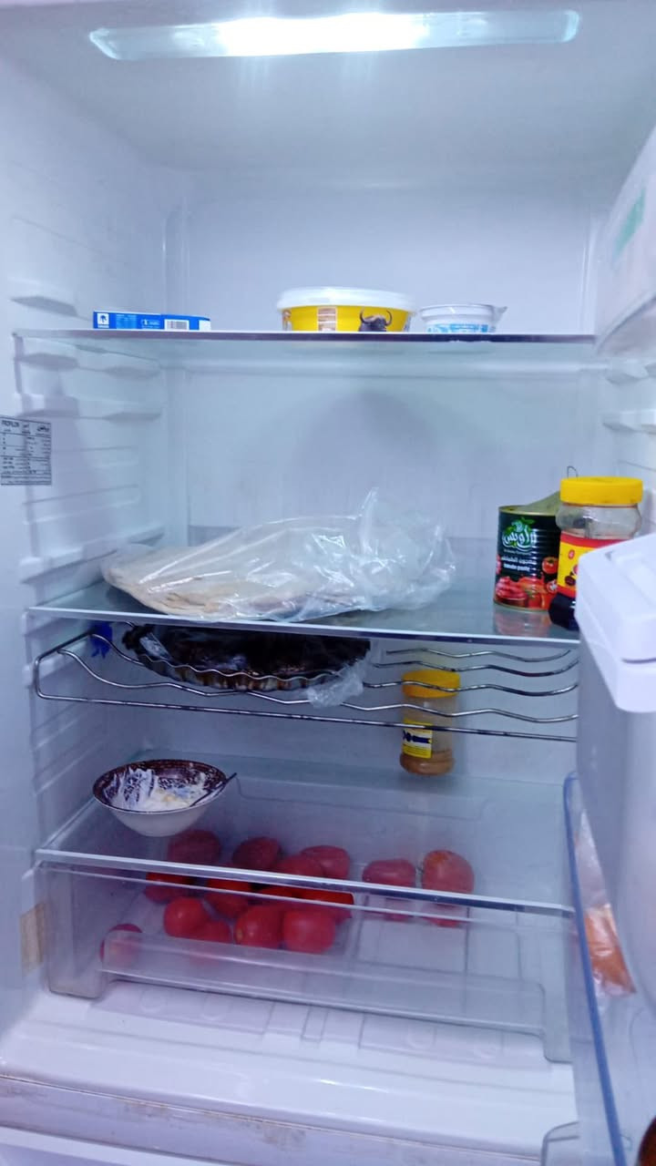 ثلاجه ٢٦قدم للبيع الجوة مجمدة ولفوك وبيها براد مي نظيفه للبيع


**إذا كنت صاحب هذا الإعلان وتريد حذفه لأي سبب، رجاءا أرسل رسالة إلى الدعم الفني**