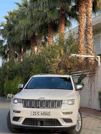 كراند شيروكي • ٢٠١٧ • V8 5.7