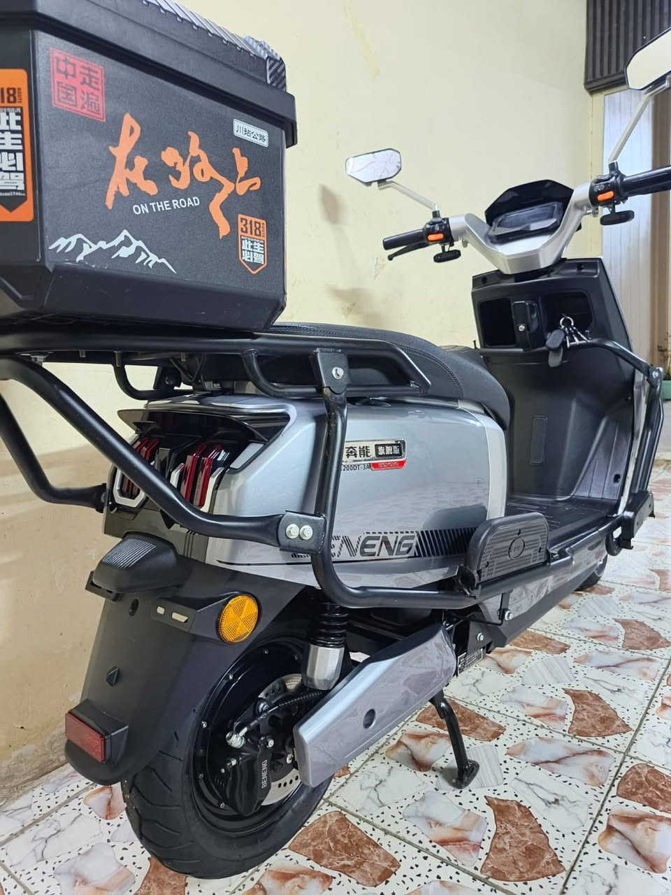 السلام عليكم للبيع دراجه شحن Bin Bao الدراجه جديده شخط واحد مابيها تعل وفحص مكفوله كفاله عامه تجي فول مواصفات وصل المعرض موجود
تجي شاشه اعطال تكشف عطل الدراجه
بريك امامي خلفي دس هايدروليك
حساس امامي خلفي
لايت عالي ناصي زنون
بك لايت لد LED
دبل اشاره ليزري
نضام Rالرجوع الى الخلف
مانع تزحلق
شاحنه موبايل
ملف 2000
شاحنه كبيره تدعم الشحن السيع ولطفاء عند امتلاء البطاريه
سرعه الدراجه حقيقي85
تجي 6 بطاريات مصطره الحجم الكبير 
تايرات امامي خلفي جبيلي الحجم الكبير 
ويل كب
درع 380 درجه لحمايه الدراجه + طلاعات جانبيه
مساحه تخوين واسعه
تجي بصمتين +سويجين+سويجين جنطه
الشراي يتفضل خاص او التصال عله الرقم *********** متوفر واتساب مكان الدراجه ساحت عدن السعر 850 او بي مجال بصيط
