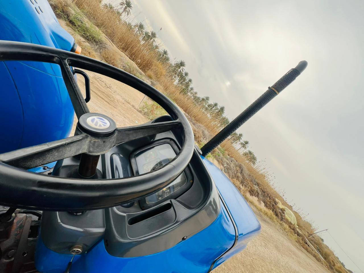 للبيع نيوهولند 2011 رقم وسنوية ورثه بدون تحويل مكينة خير من الله أي نقص ما بيه محرك لا تبخير ولا تنقيص كير واكسن مكفولات كهربائيات شغاله مكينة مال جناي السعر 16 مليون ونص  المكان بابل قرب خط السريع للأستفسار ***********
