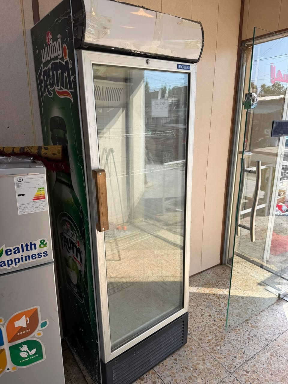 عارضه ايكور للبيع نظيفه وكلشي شغال بيها 
سعرها ٢٥٠ الف مكاني بغداد شارع فلسطين 
***********
