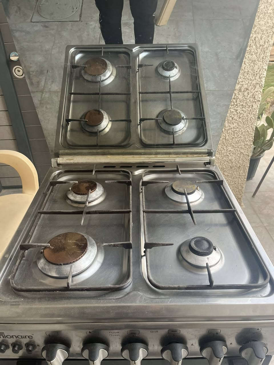 طباخ للبيع
ماركهunioneair
٤ عيون نظيفات كلش
فرن فوك وجوه شغال
سعره ١٥٠ وبي مجال 
مكاني شهداء البياع 
*********** واتساب فقط
