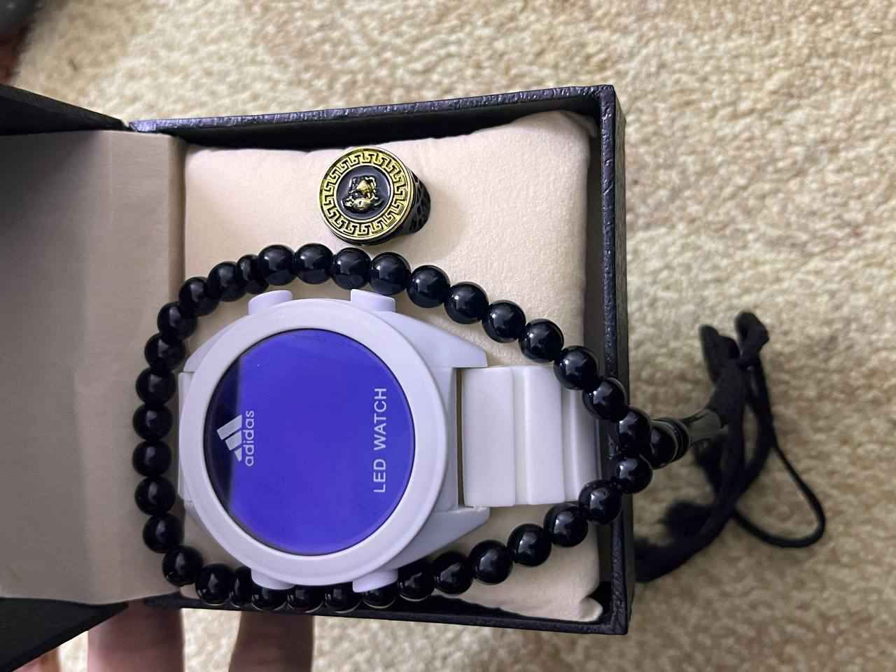 يوجد مشروع ساعات إنستغرام للبيع مع صفحة على الانستغرام و تصاميم فوتشوب 
عدد الساعات 10
صفحة انستغرام مع يوزر مرتب و منشورات مرتبة مع لوقو
الساعات مرغوبة و أشكالها حلوة و وزنها ثقيل مع علبتها
كلفني المشروع 150 الف لكن رايده 100الف سبب البيع انشغال بلدراسة تكريت, صلاح الدين


**إذا كنت صاحب هذا الإعلان وتريد حذفه لأي سبب، رجاءا أرسل رسالة إلى الدعم الفني**