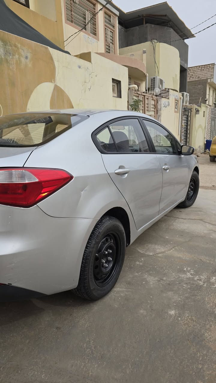 كيا سيراتو ١٦ خليجي
محرك ١٦٠٠ سياره جاهزه من كير ومحرك وتبريد وحدايه 

تخم تاير جديد سياره بيه تقريبا حزام صبغ بدون حادث

سعر ١٠٥ مكاني نجف ***********
