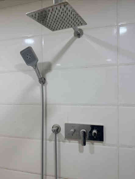 سلام عليكم خلفه صحيات في النجف. ***********
