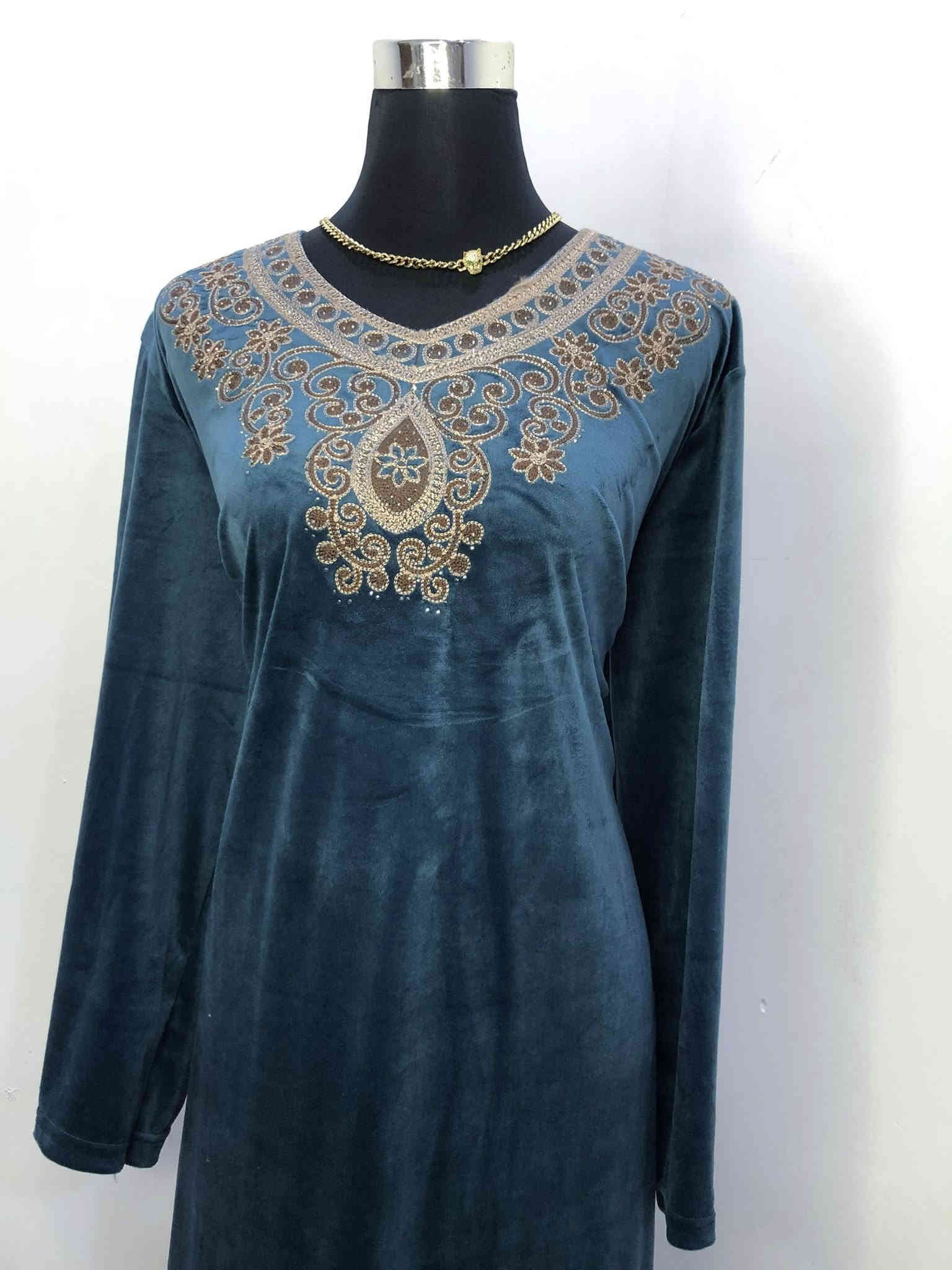 دشداشات قديفه 
قياسات من XL لحد 5XL
تلبس وزن 120
الخامه ستراس حراري 
توصيل 5 جميع المحافضات
للحجز وتواصل ***********
