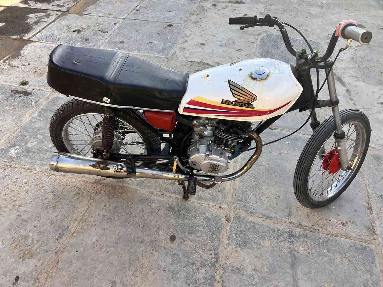 دراجه ربعه كير سعر 250 وبيها مجال قليل غرض كلها جدد تايرات وياله شاصي كرسي لايت بيها  مكاني ديوانيه سنيه جذع


**إذا كنت صاحب هذا الإعلان وتريد حذفه لأي سبب، رجاءا أرسل رسالة إلى الدعم الفني**