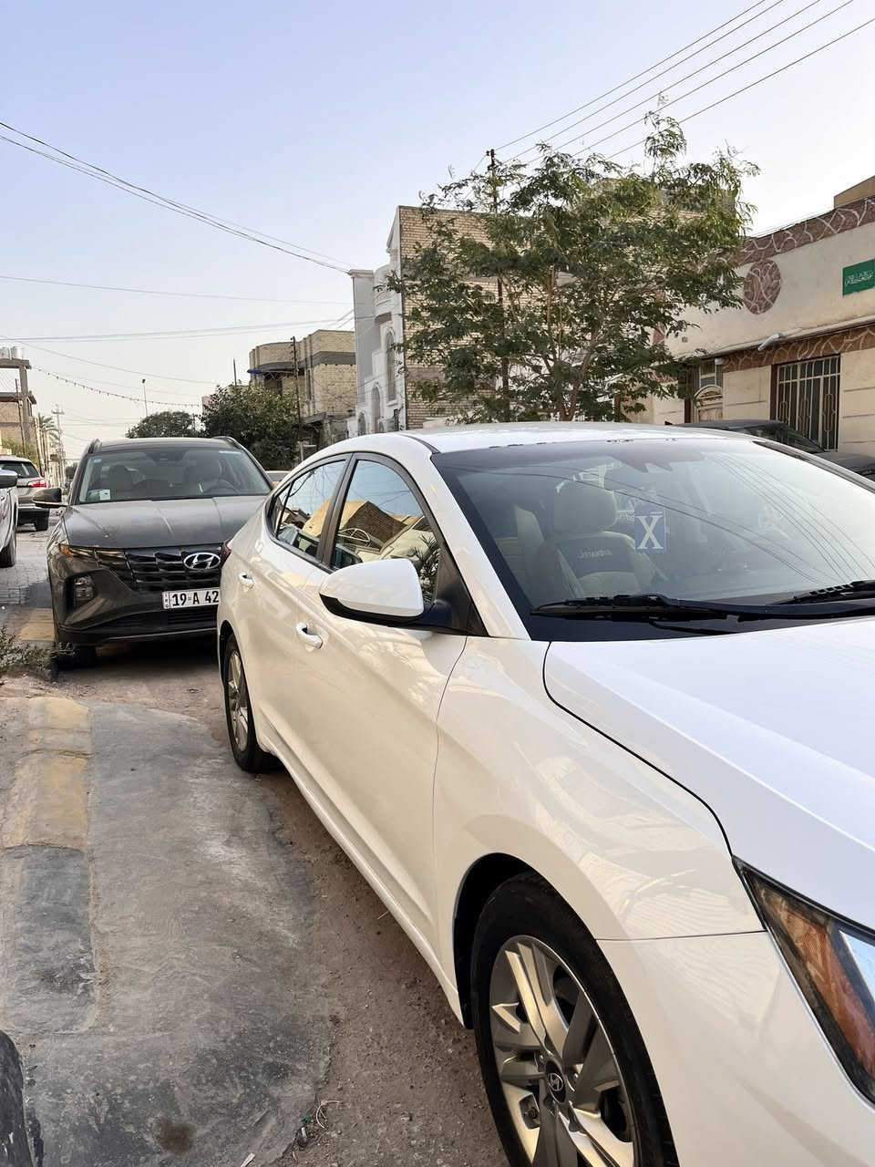 سلام عليكم
النترا 2019 أمريكي 
مواصفات 
محرك 2000 دوش 
رادار جانبي + نقطه عمياء 
رادار امامي 
تحكم ستيرن 
قياده ذاتيه 
تحديد مسار 
مثبت سرعه
درايف مود ( Normal / Sport / Smart )
ابل كار بلي + اندرويد اوتو 
شاحن وايرلس + AUX 
مانع تصادم 
كامره خلفيه 
تبريدها ثلج ❄️ 
العنوان / كربلاء 
السياره مبدل بيها دعاميه وبنيد فقط 

 ***********
