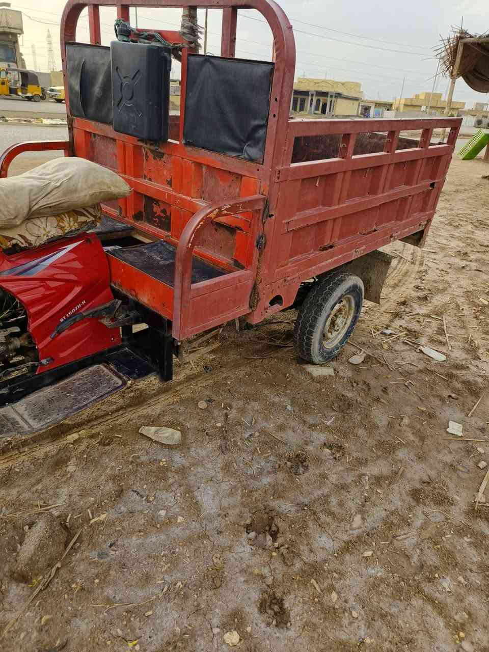 سلام عليكم متوفر ستوته همر للبيع  أوراق اصولي نضيفه كهربائيات كله شغاله ورك جديد 
ضفيره  جديده شاصي مكفول  سعرها ١٧٥٠  وبيها مجال بسيط رقم الهاتف ***********
