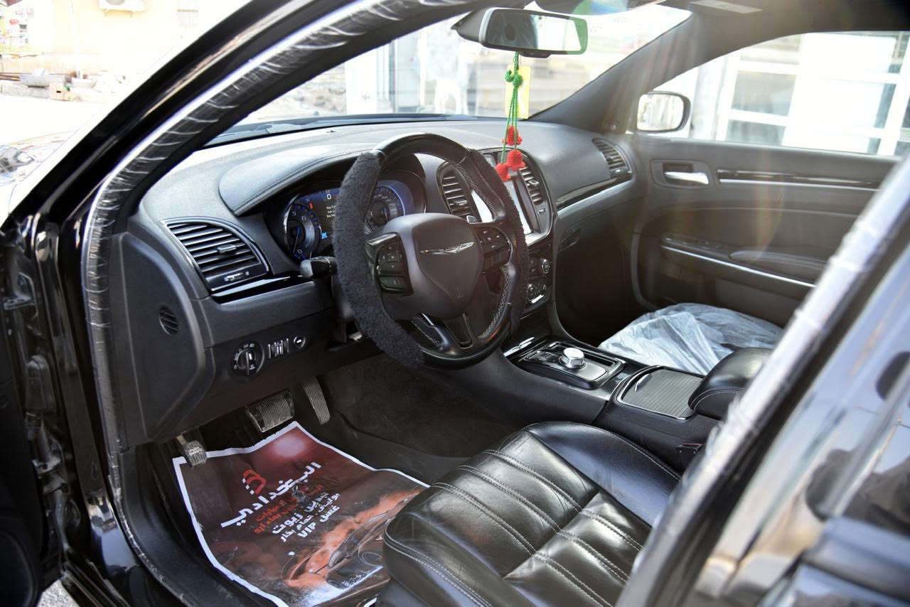 Chrysler 300 S black 2018
---------------------------
كرايسلر (اوباما)2018
كلين كلين مكفوله 
ماشيه 100
اربيل باسمي 
مواصفات الs معروفه 
نضافه 100/100
ترايها مال زيرو
تخم تاير جديد 
برغي ما بدل بيها 
كلها ع وضع الشركة استخدام شخصي 

السعر260 وبيه مجال 

***********
بأسمي مداور مباشر
