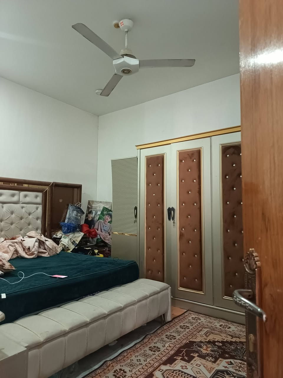 السلام عليكم
بيت مساحته 260  طابقين 

نزله ابو هبة شموخ الثانية

بناء حديث طابوك صب يحتوى طابق الارضي يحتوي على غرفتين وصاله واستقبال ومطبخ وحمام داخلي وخارجي

، الطابق العلوي غرفتين وصاله وحمامات  

استفسار   مكتب عيون الناصريه 

تصل عل رقم

***********
