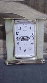 ساعة منضدية نوع سيتزن صنع ياباني صناعة قديمة مخزنة استعمال يابان فقط ا...