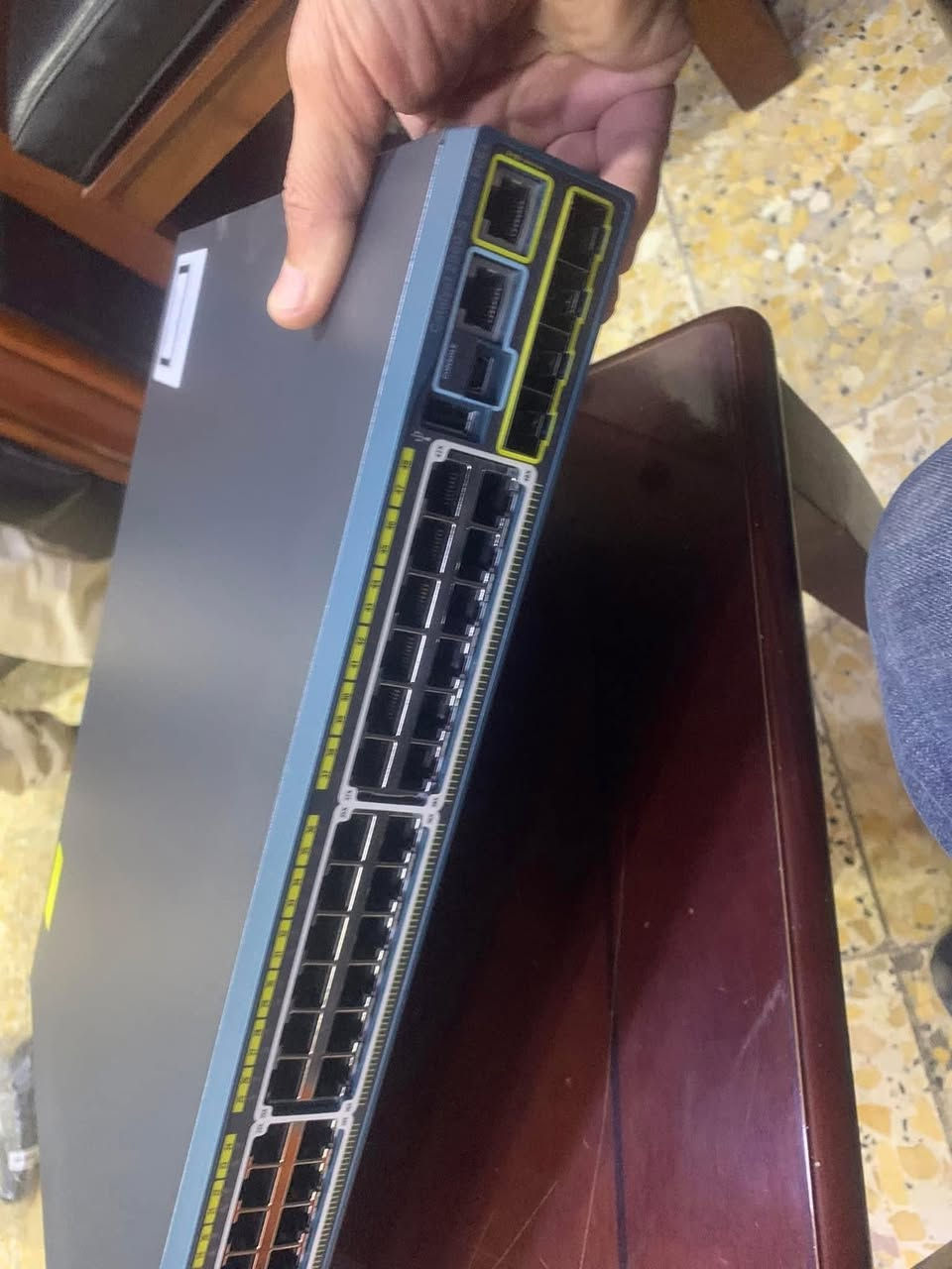 سويتج سيسكو جديد 2960-48 POE
لنك مايكرويف نوع اكسترون تردد ٨ كيكا مع دشات ١٢٠ سم  وضمان ٣ اشهر 
اومنيات ٨ و٩ ديبي جديدة تايوانية 
محولة POE 15 فولت 
بكتيلت متنوعة 
باج بانال تسليك جديد تايواني مختلف الانواع 
عاكسات شغالة ٢٤ فولت و٣٦ فولت  
عاكسات عاطلة مع كارتات احتياط من ٣ الى ٨ كيفي 
سويتجات متنوعة 
كلاود كور ١٠٧٢ 
كور سويتج سيسكو 6509S  كامل مع الكارتات 
فلاتات ٢٣ ديبي جديدة 
يوبي اس جديد بالكارتون 20KV بطاريات خارجية
يوبي اس ٣ كيفي ٧٢ فولت بطاريات خارجية يوجد مستعمل ويوجد جديد بالكارتون 
شاحنة بطارية ٢٤ فولت ٦٠ امبير ويصلح مجهز قدرة 
PDU سمارت قدرة عالية بيه ٣٢ بورت 
دشات مايكرويف قياس ١٢٠سم و ٩٠ سم متنوعة الترددات 
راك ٢٧ يو شبه جديد
لنك ايرفايبر 5U تك شغال وتك بيه عطل وايرليس 
دش ميموسا B11 ١٢٠ عدد ١  
سيسكو WS-C3860-48 POE 4 port 10G 

للاستفسار الاتصال على الرقم 
***********
