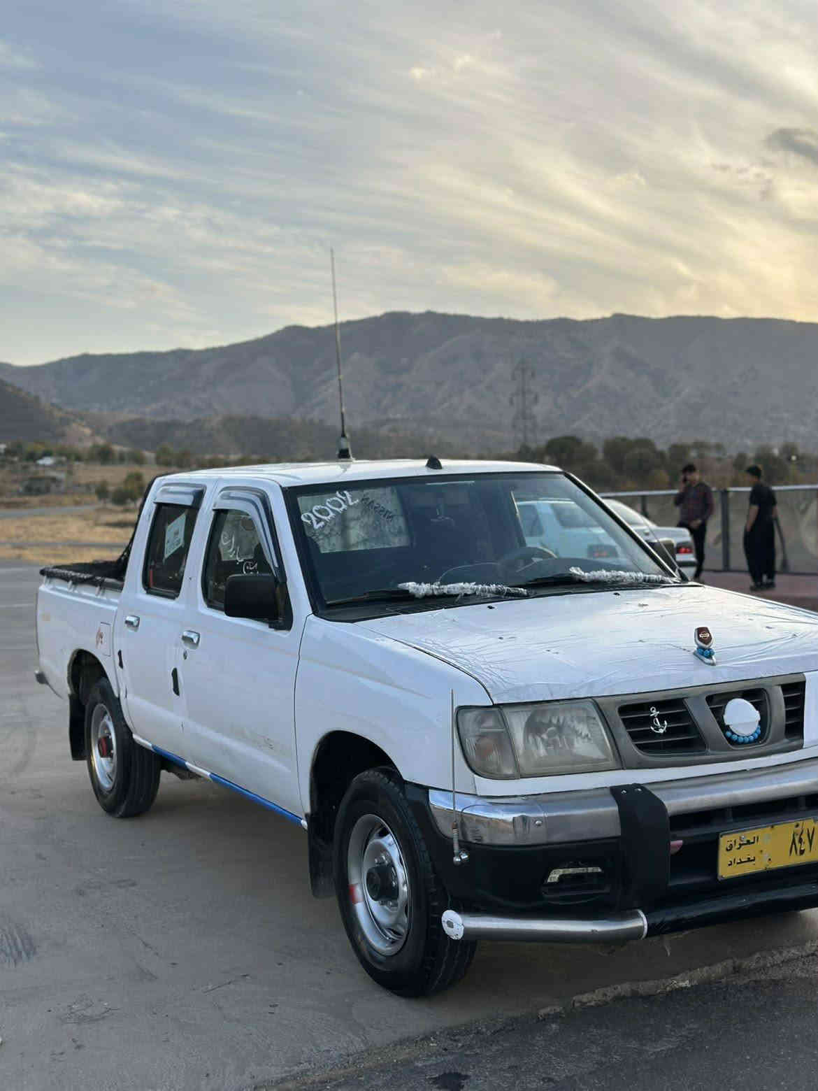 نیسان دەبڵ 2001
ئاڕمی پلاسیک سلێمانی تەبریت و پاوەر گێڕو مەکینەو ئەکسل بەشەرت یەک پارچەو پەڵەیەکی بۆیاخە سەیارەکە ئی ماڵە سەیارەی مەعرەز نیە یەک دینار مەسروفی نیە چوار تایەی تازە شوێن سلێمانی سعری 80 مەجالێکی کەم ژ.م***********
*********** السليمانية
